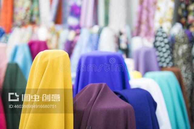 繽紛織物，品質(zhì)生活 商店中的紡織品與遮篷選購(gòu)指南